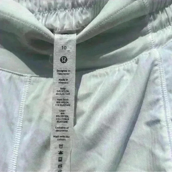 Lululemon Hotty Hot 2.5" Inseam Lined High Rise Short - Picture 5 of 5